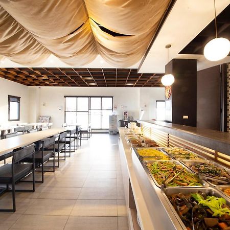 Li-Gin Motel Chiayi Buitenkant foto