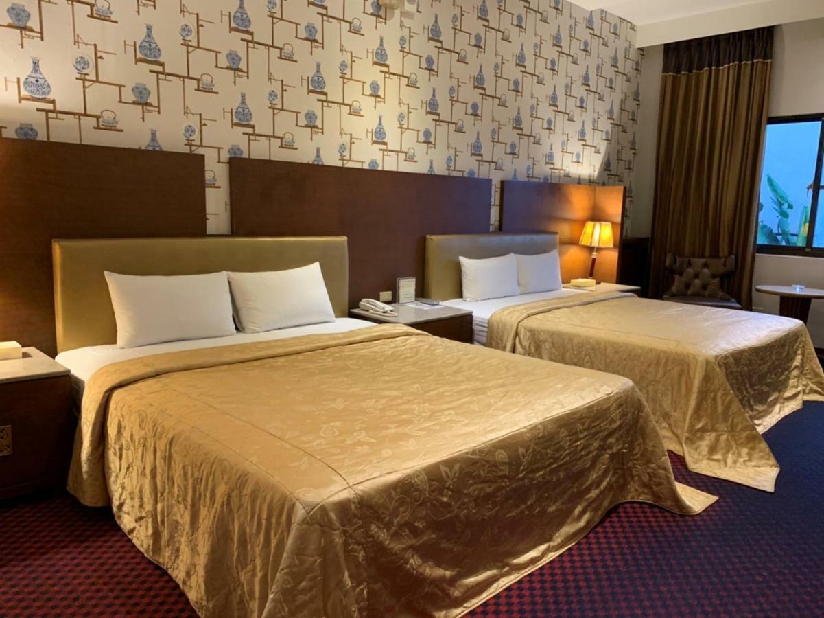 Li-Gin Motel Chiayi Buitenkant foto