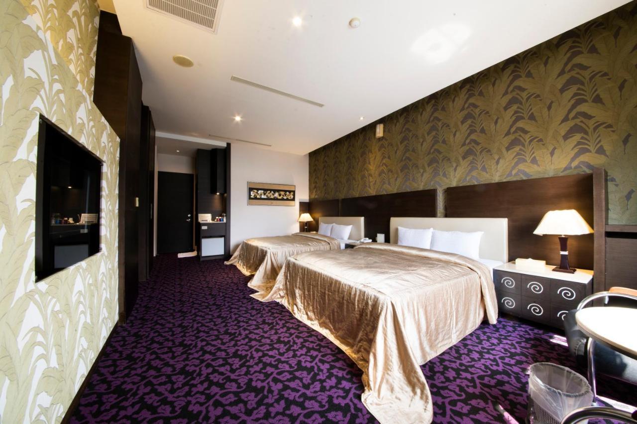 Li-Gin Motel Chiayi Buitenkant foto